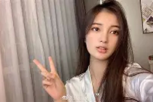 震惊！卢昱晓因片场不当行为塌房网友热议职业素养问题