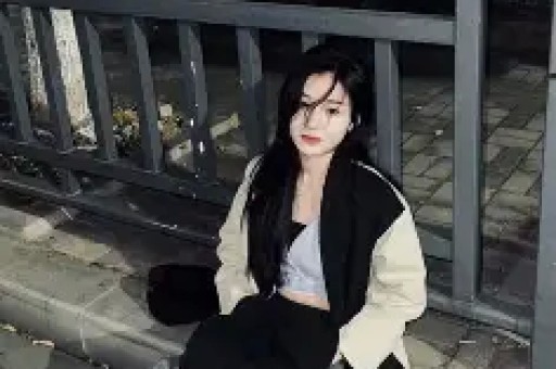 大瓜！曝某95后顶流女星自称是合作男演员的女友对方受不了死缠烂打拉黑了她